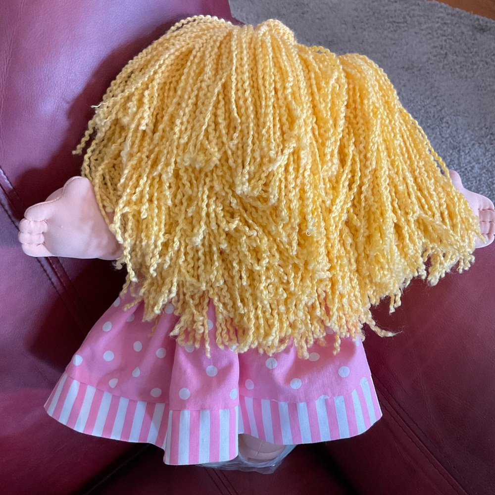 2004 Cabbage Patch Kids Doll, Krista Lisa, Born May 29th, Xavier Roberts - Picture 4 of 13